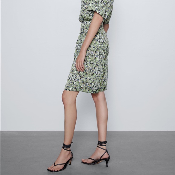 Zara FLORAL HIGH WAIST BERMUDAS Shorts w/Pockets - Picture 8 of 10